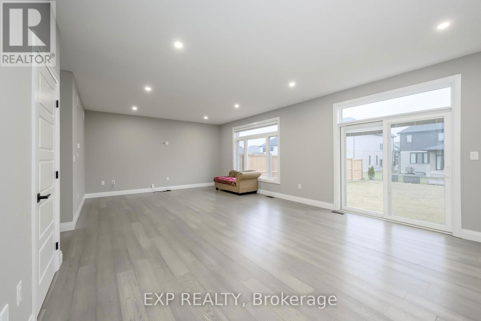 60 HAZELWOOD PASS Image 7