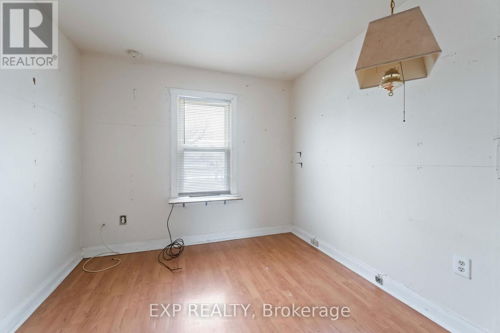 3937 MAIN STREET Image 11