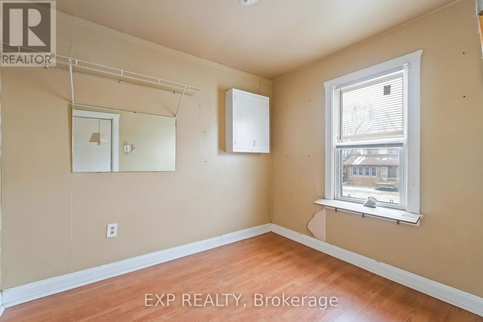 3937 MAIN STREET Image 9
