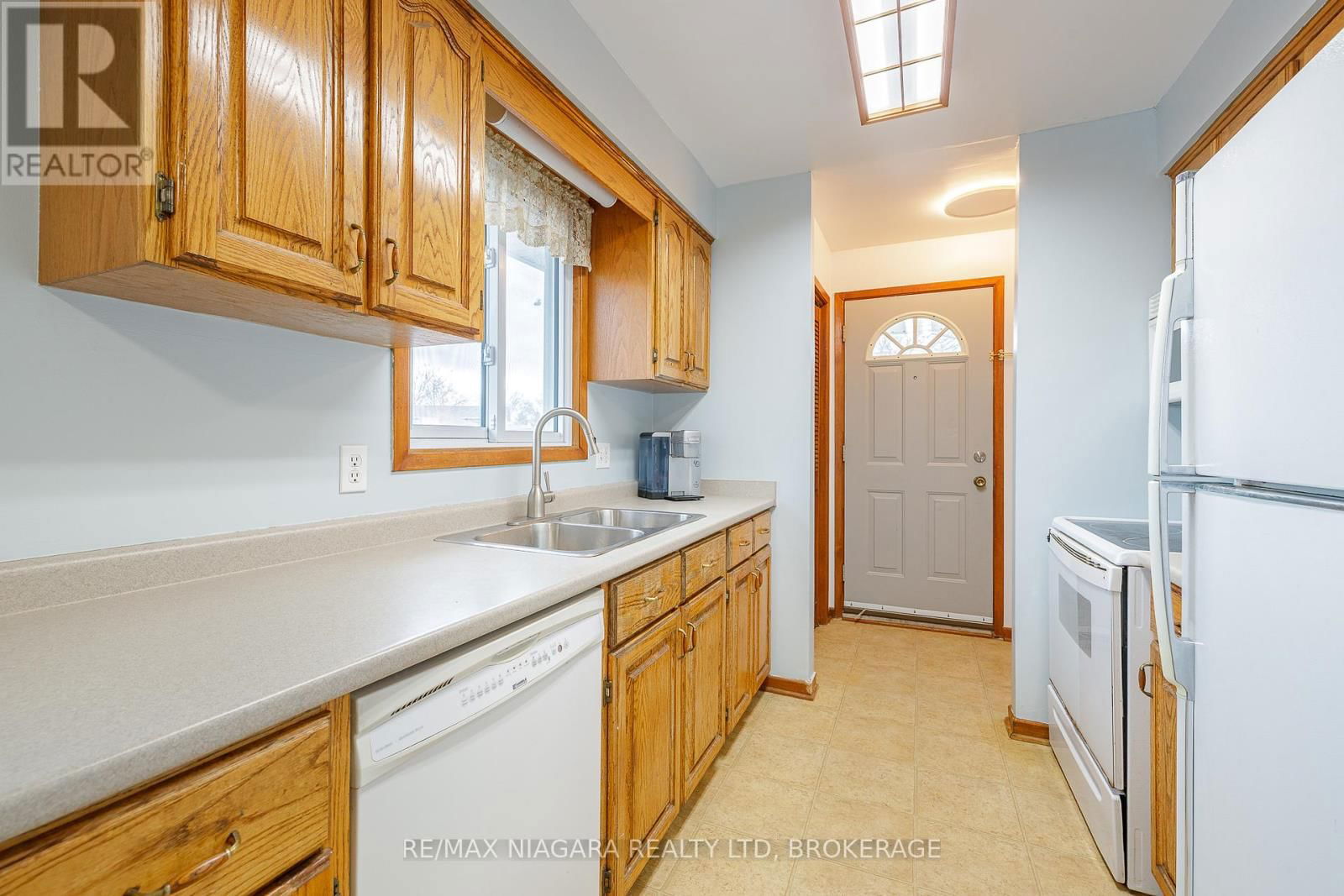 8420 LAMONT AVENUE Image 12
