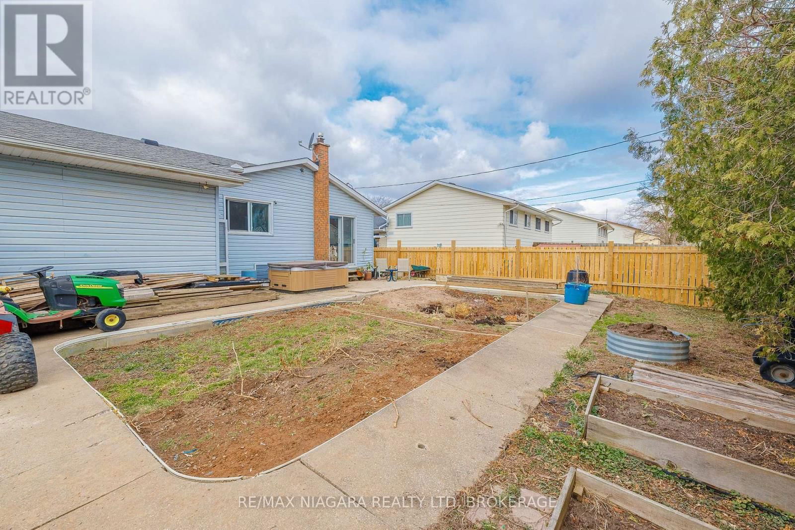 8420 LAMONT AVENUE Image 33