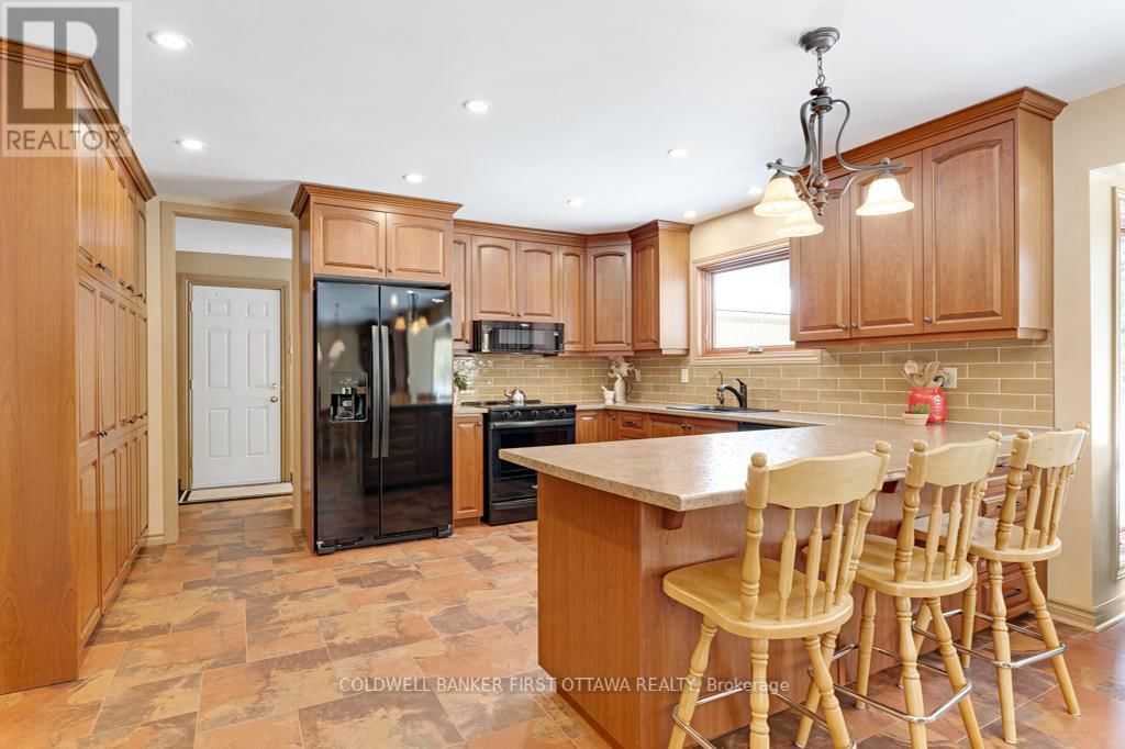 206 DEERWOOD DRIVE Image 13