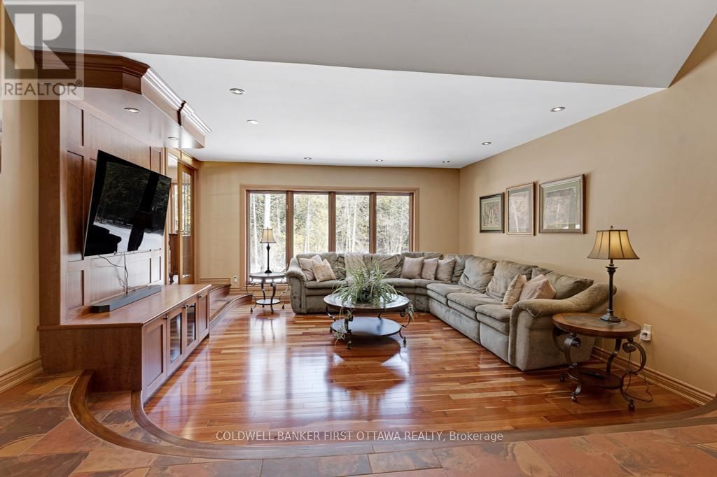 206 DEERWOOD DRIVE Image 8