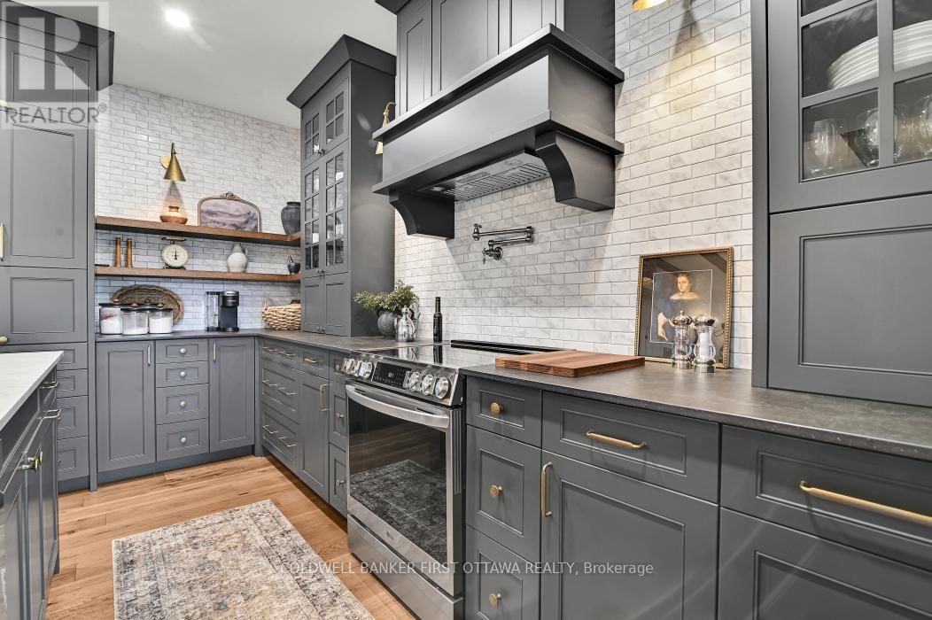 1684 TRIZISKY STREET Image 12