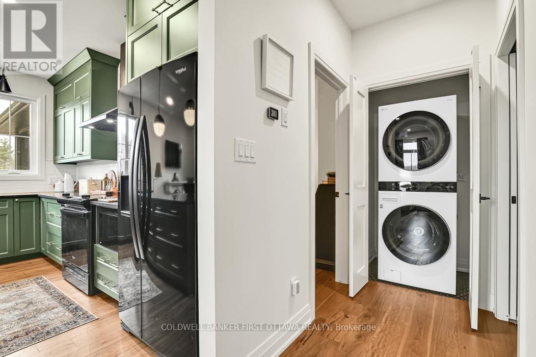 1684 TRIZISKY STREET Image 28