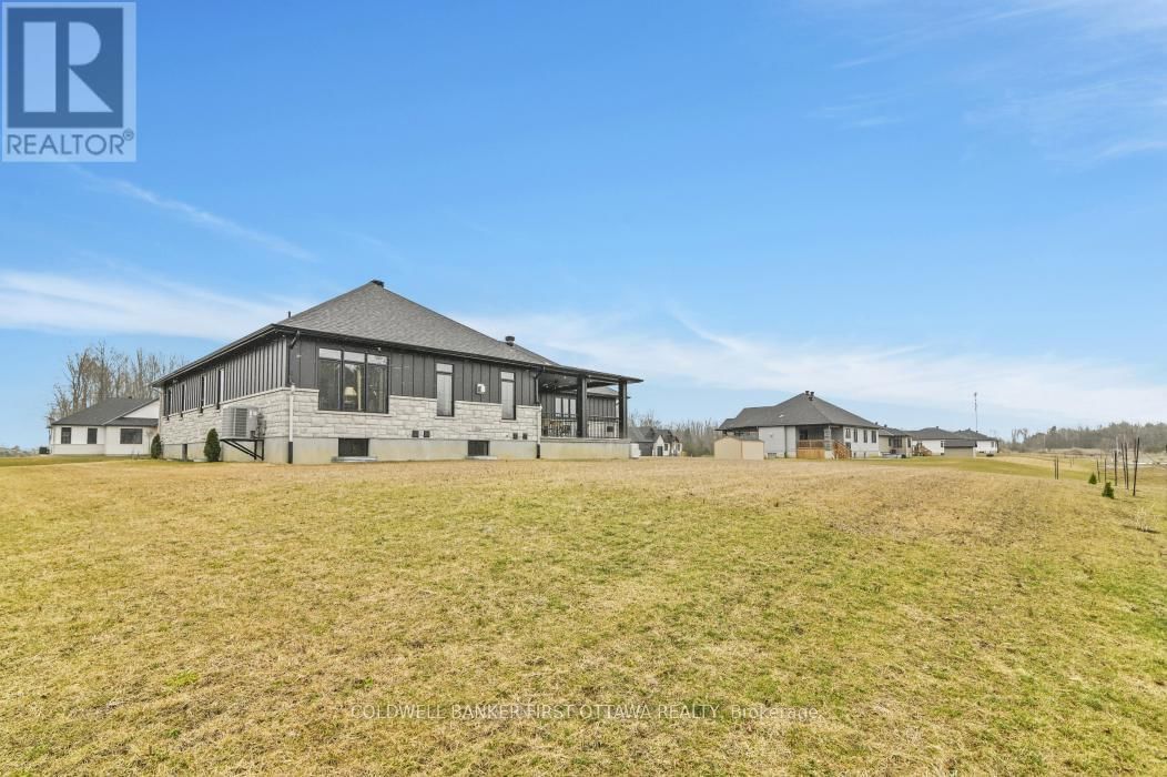 1684 TRIZISKY STREET Image 34