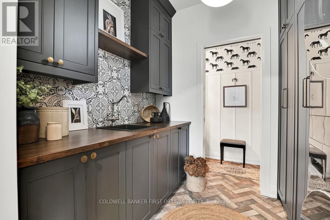 1684 TRIZISKY STREET Image 7