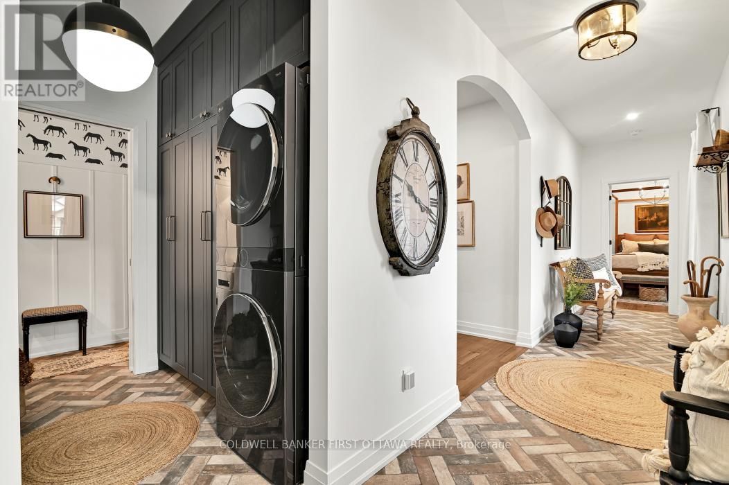 1684 TRIZISKY STREET Image 8
