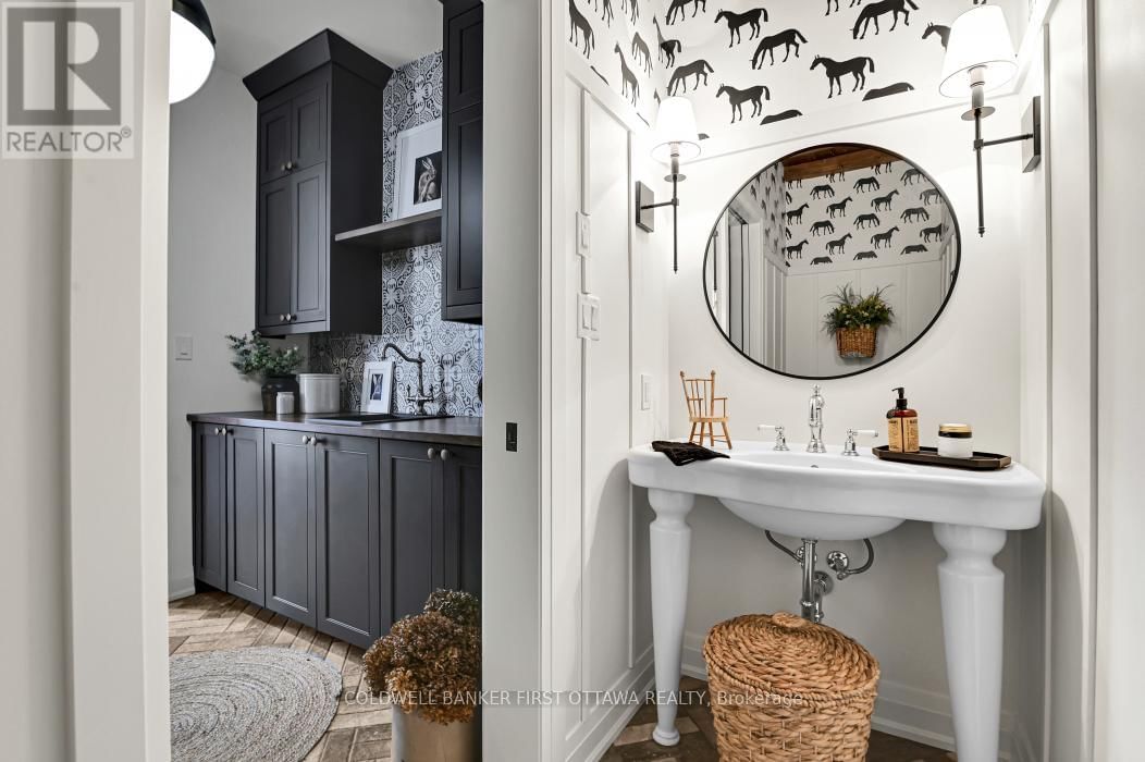 1684 TRIZISKY STREET Image 9
