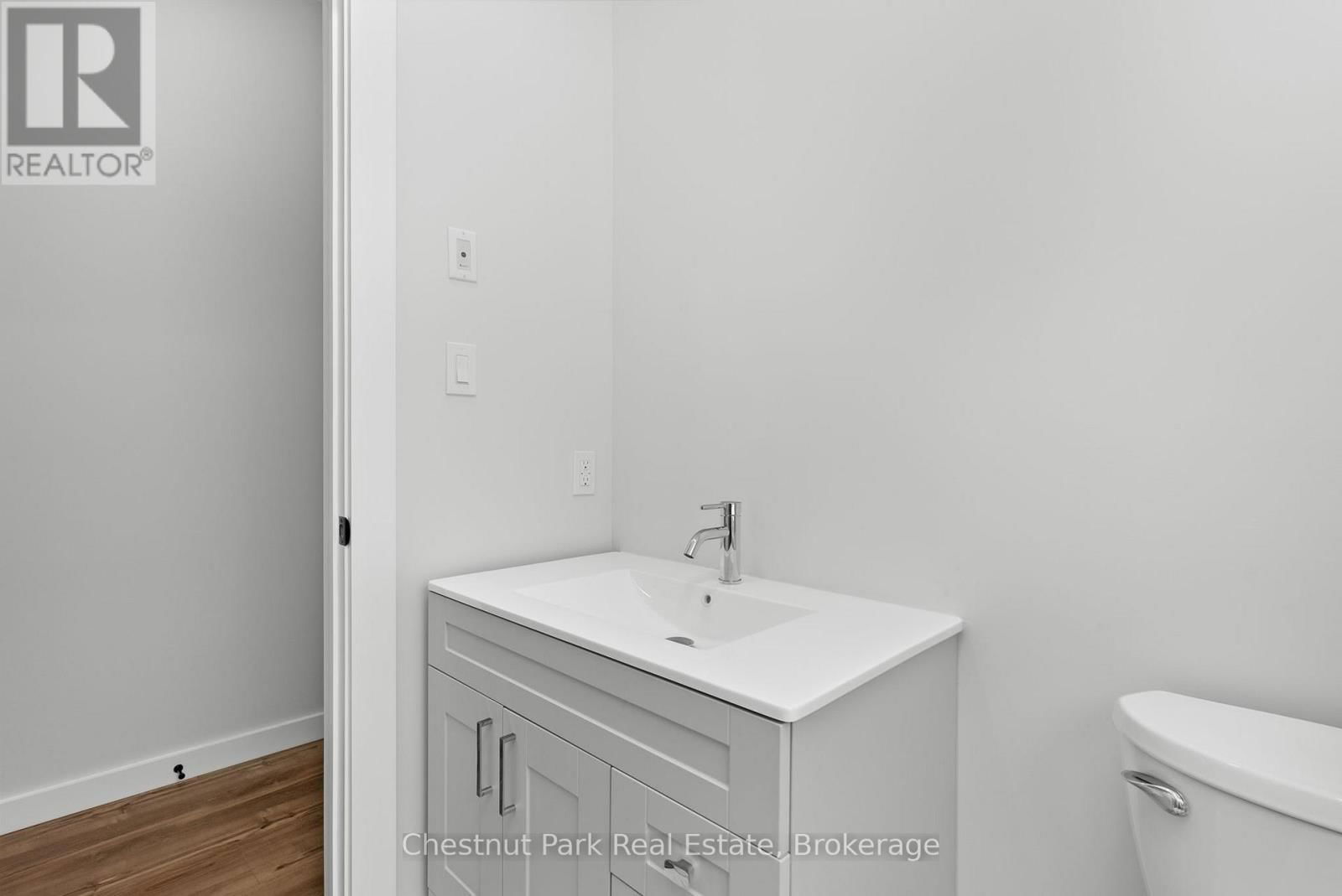 24 ASPEN LANE Image 15
