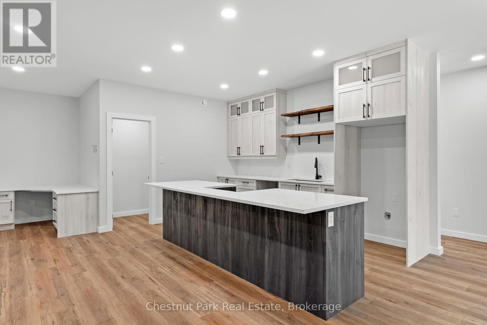 24 ASPEN LANE Image 30