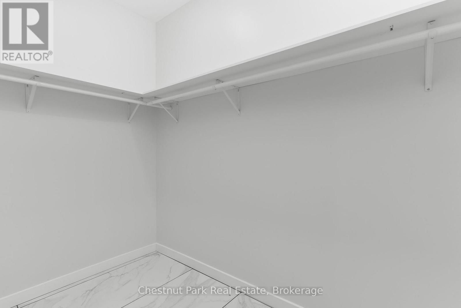 24 ASPEN LANE Image 34