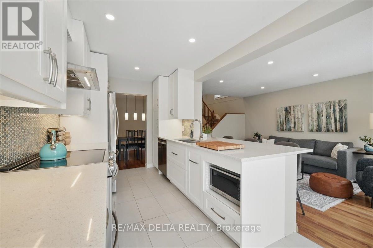 6065 PINEGLADE CRESCENT Image 2