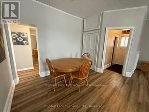 Upper - 433 BROADWAY STREET Image 8