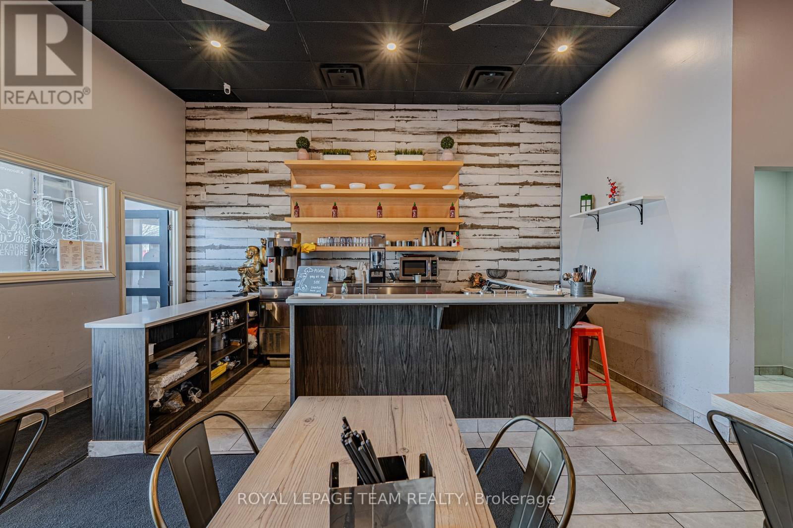 3 - 1691 MERIVALE ROAD Image 10