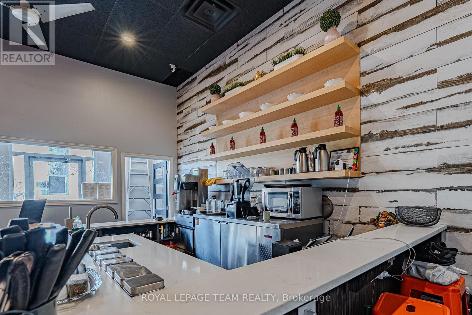 3 - 1691 MERIVALE ROAD Image 12