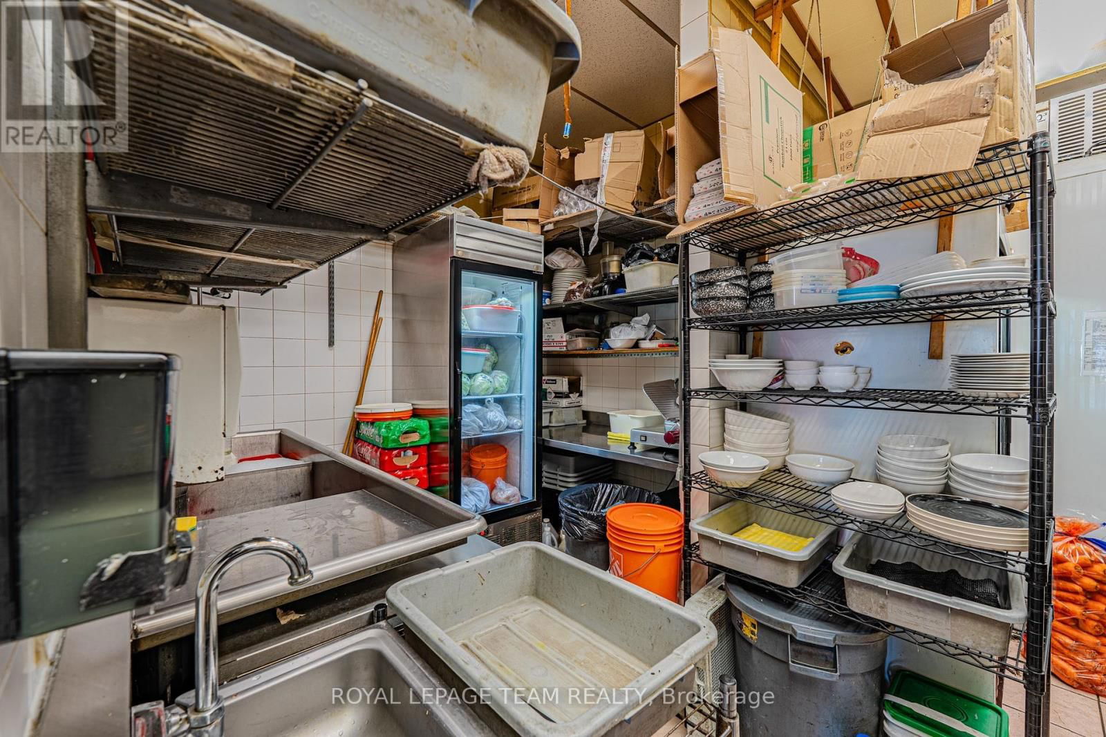 3 - 1691 MERIVALE ROAD Image 17