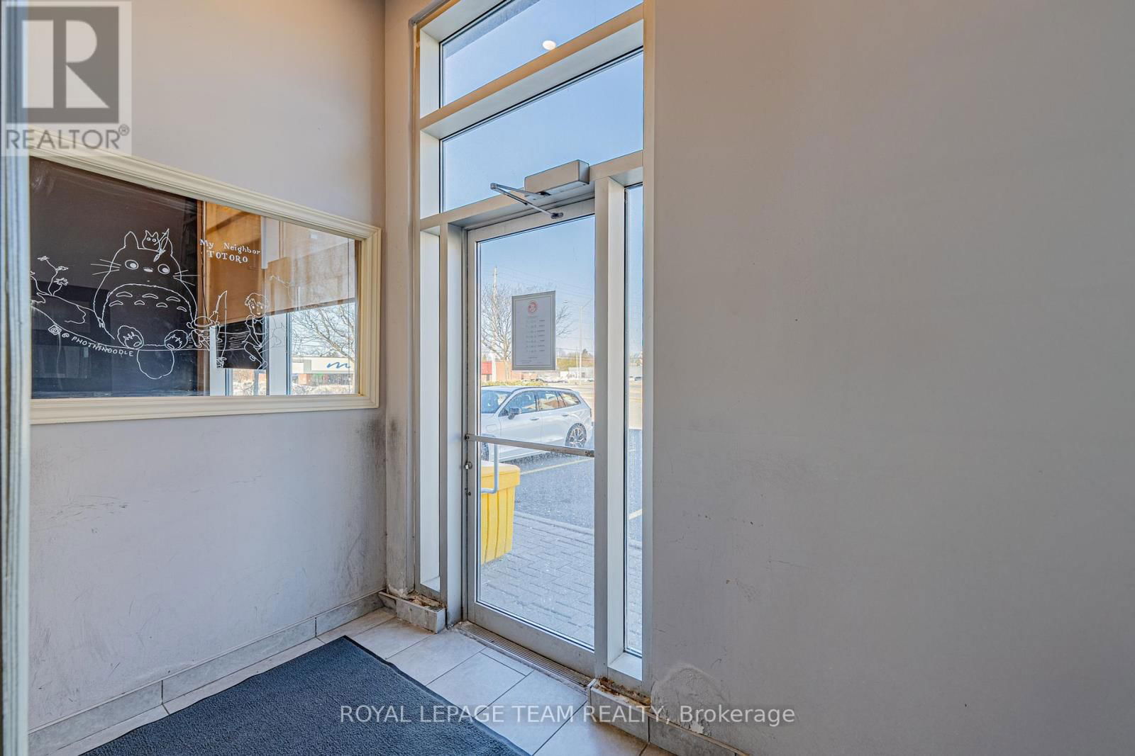 3 - 1691 MERIVALE ROAD Image 2