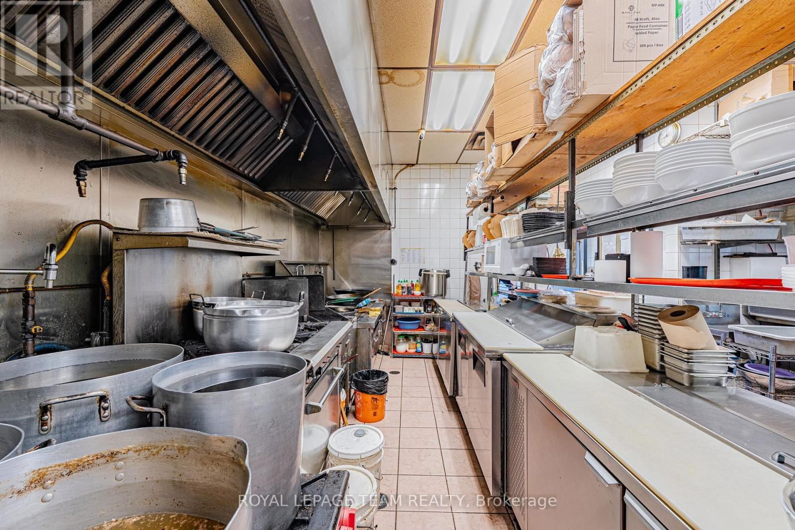 3 - 1691 MERIVALE ROAD Image 21