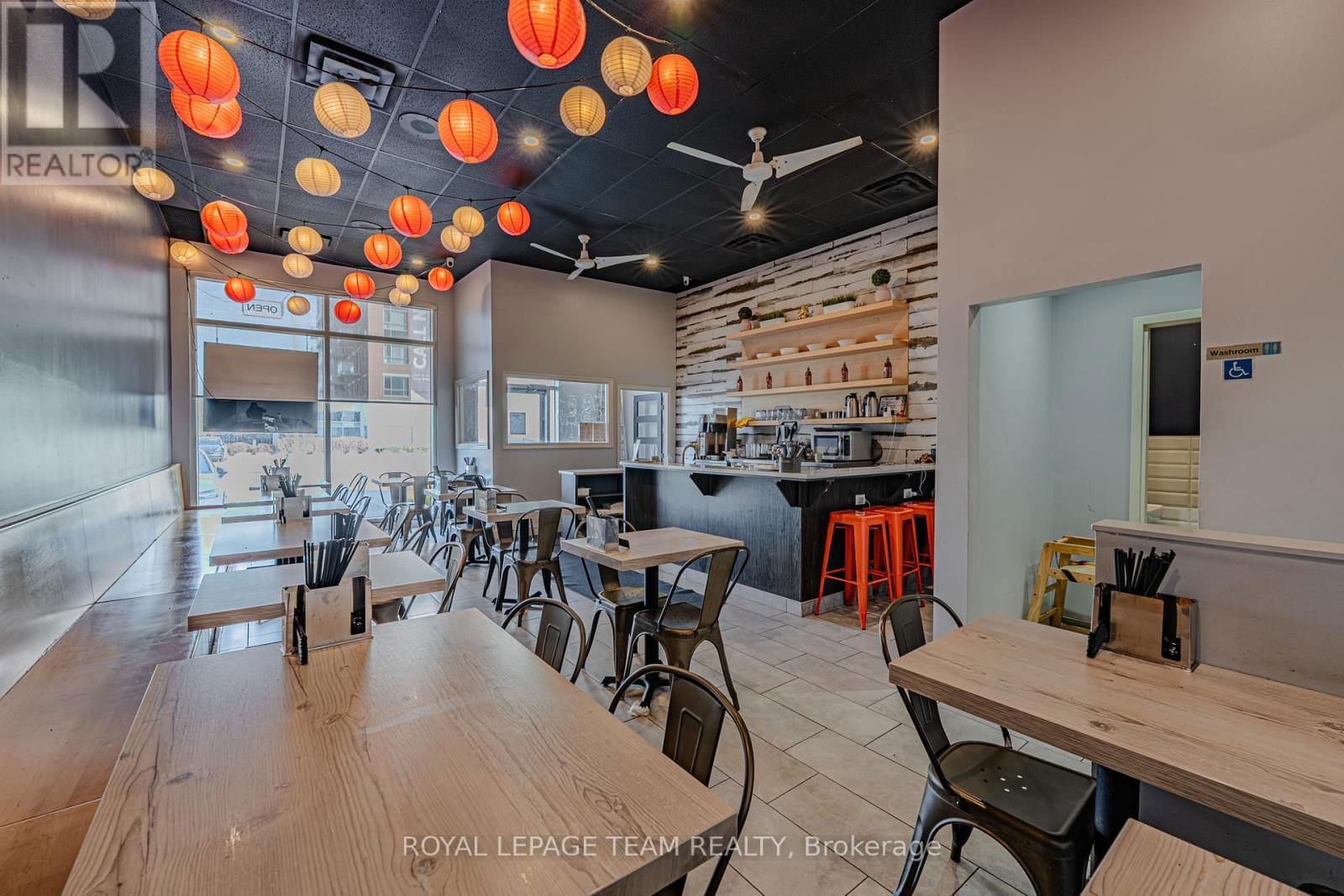 3 - 1691 MERIVALE ROAD Image 4