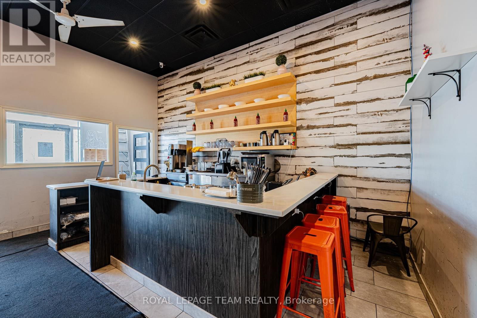 3 - 1691 MERIVALE ROAD Image 7