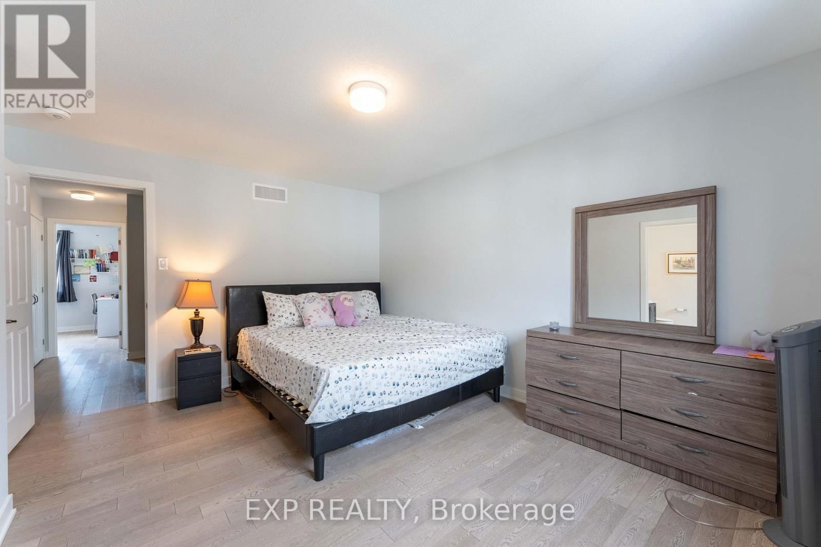 2142 WINSOME TERRACE Image 18