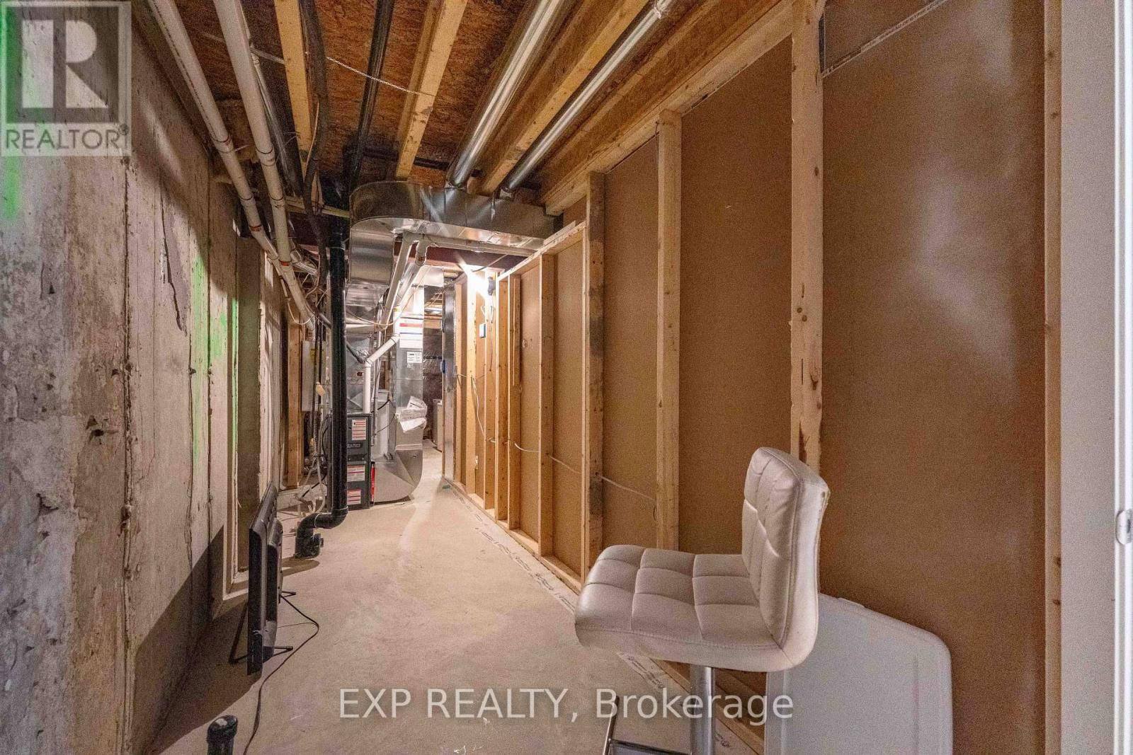 2142 WINSOME TERRACE Image 32