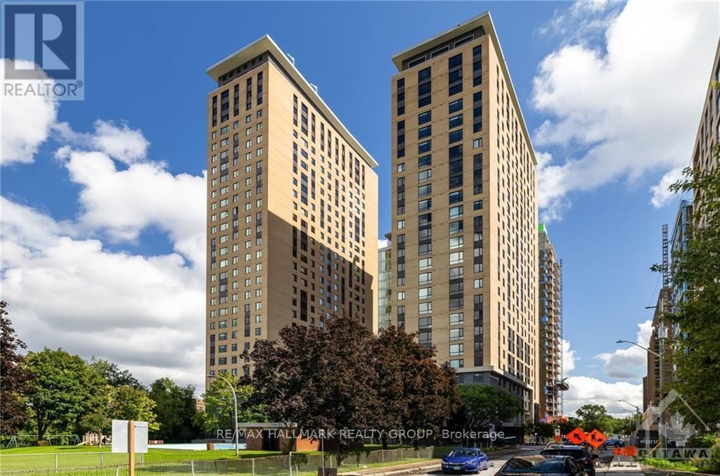 2501 - 105 CHAMPAGNE AVENUE SOUTH Image 1