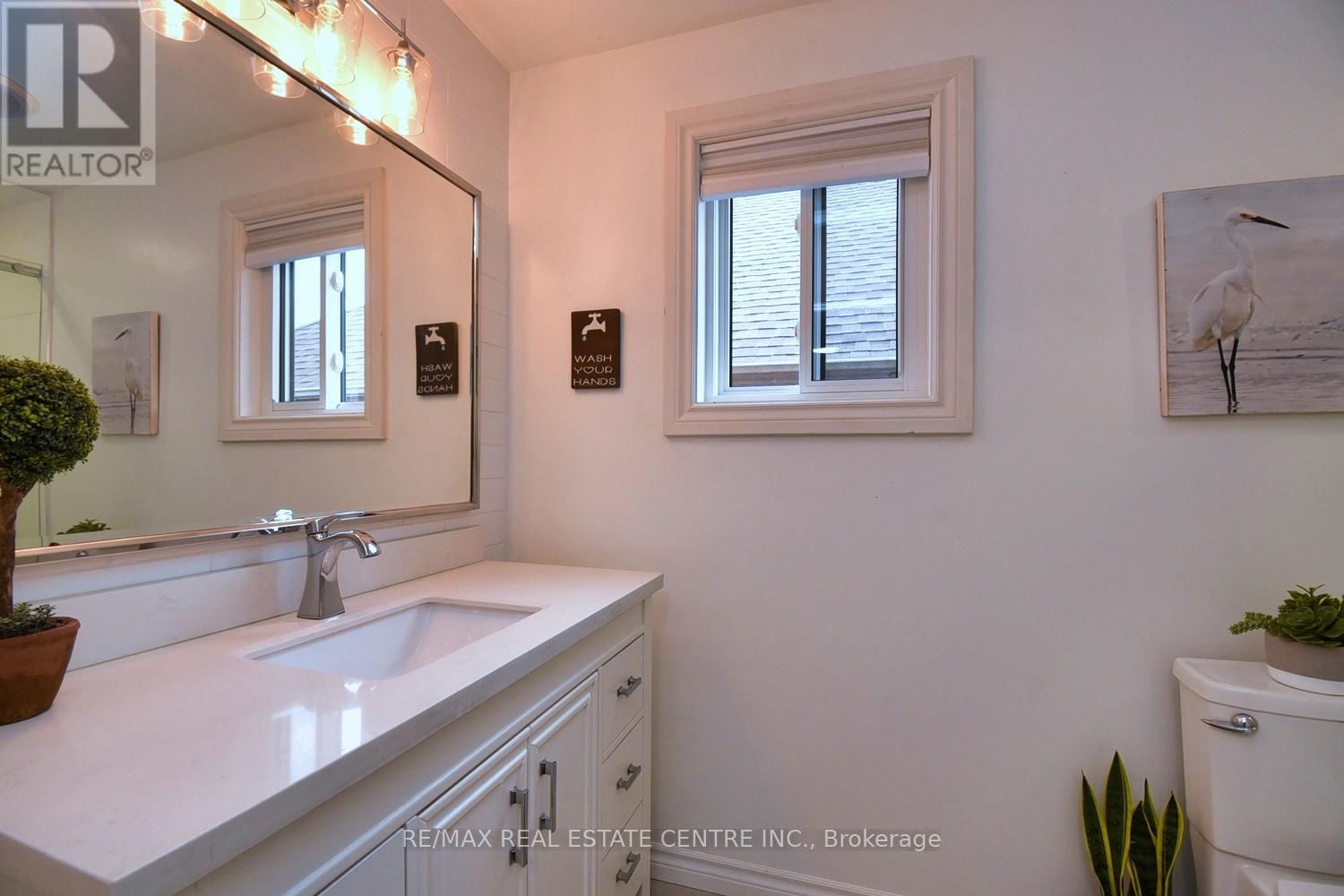 47 SURREY DRIVE Image 31