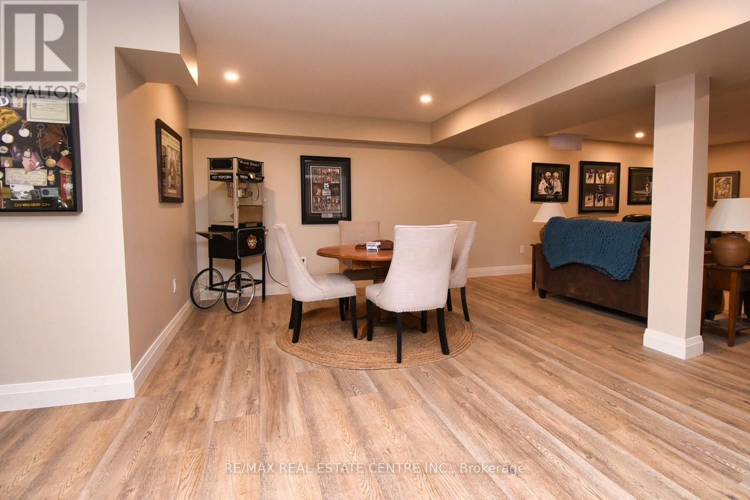 47 SURREY DRIVE Image 35