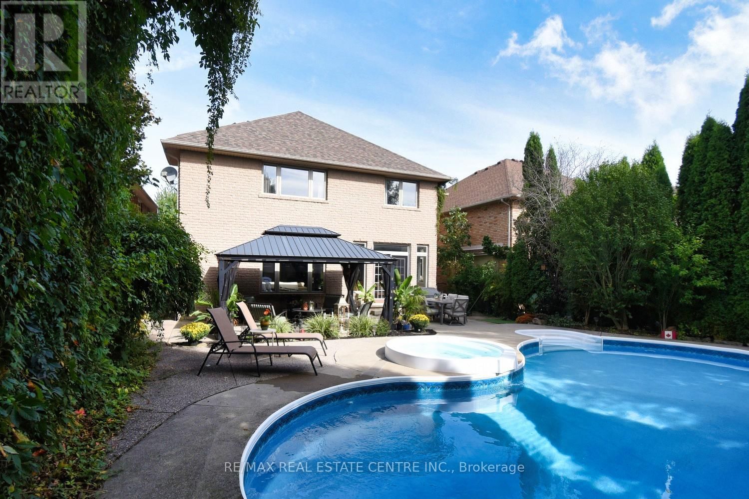 47 SURREY DRIVE Image 37