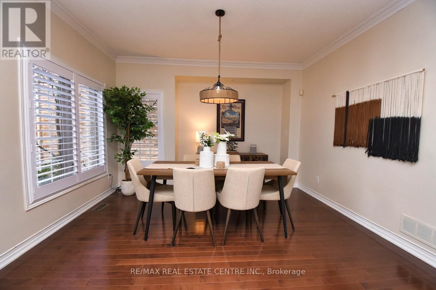 47 SURREY DRIVE Image 9