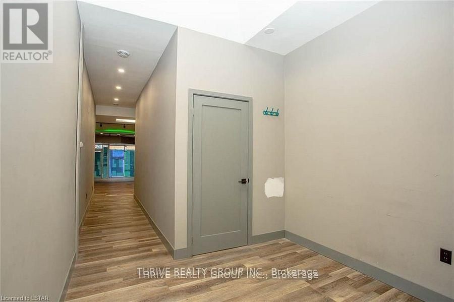 187 DUNDAS STREET Image 13