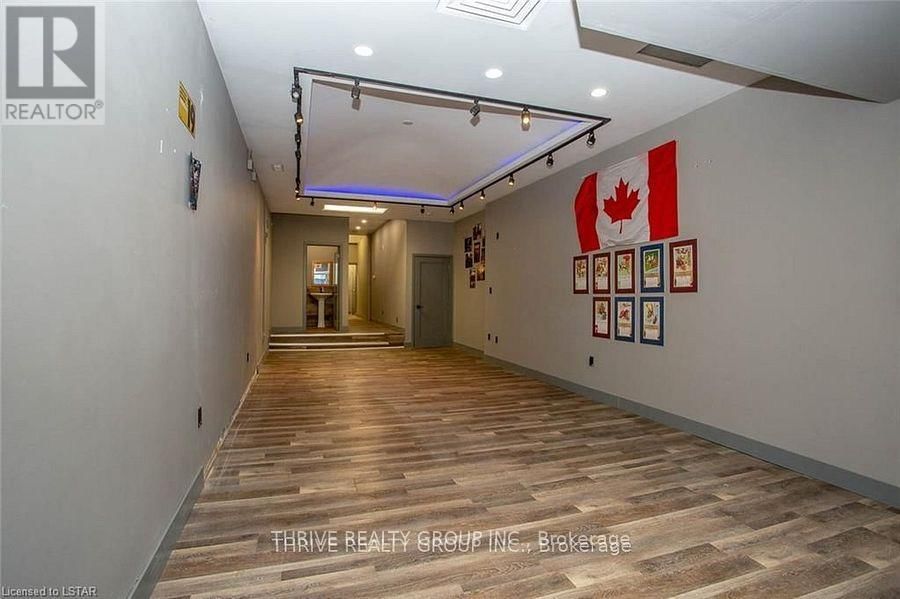 187 DUNDAS STREET Image 8