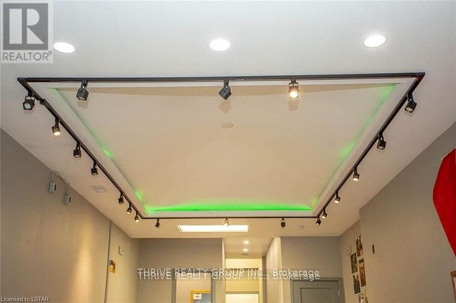 187 DUNDAS STREET Image 9