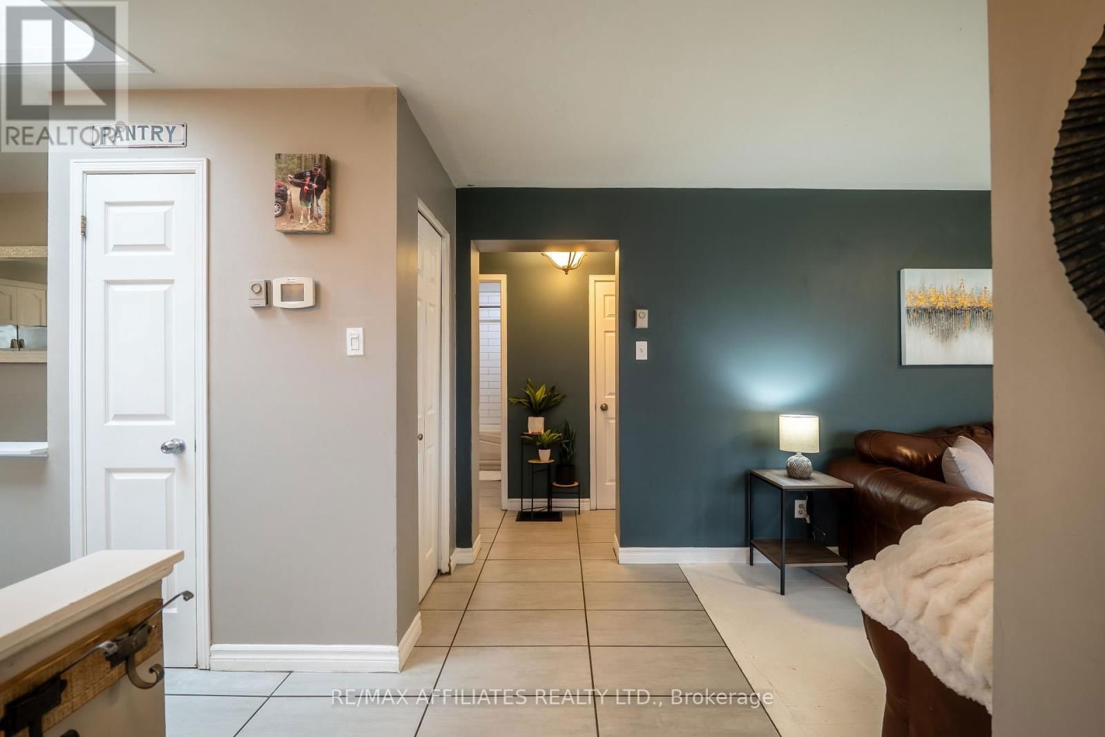 885 TOWNLINE ROAD Image 18