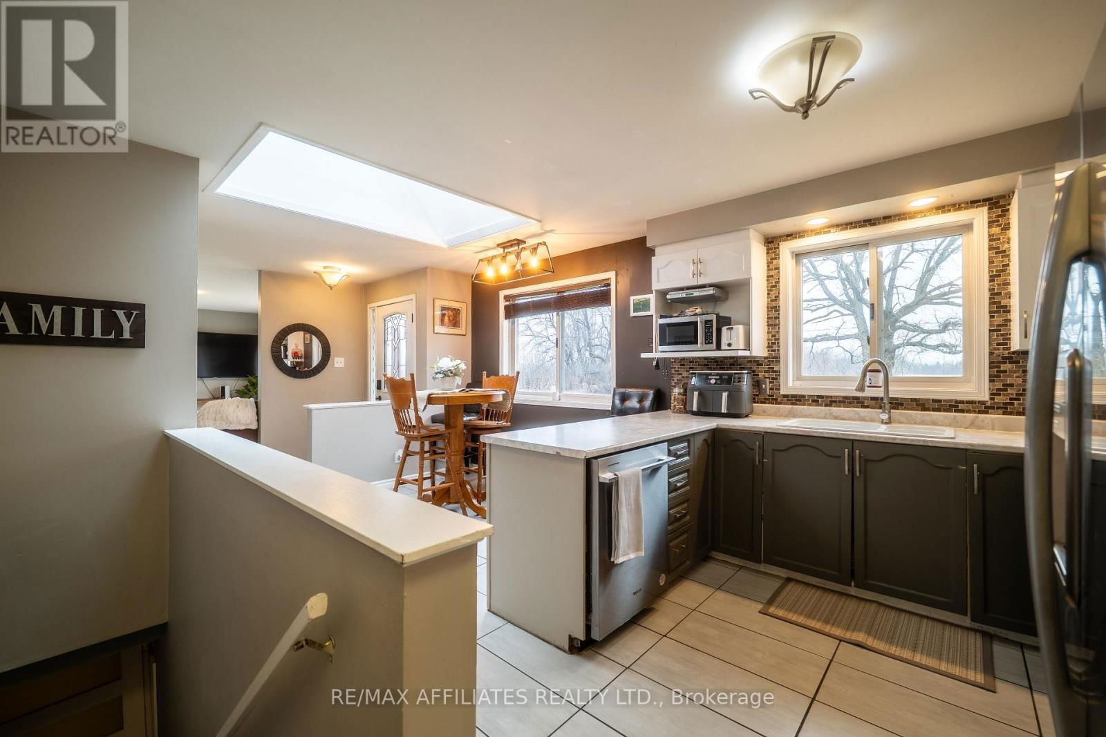 885 TOWNLINE ROAD Image 22