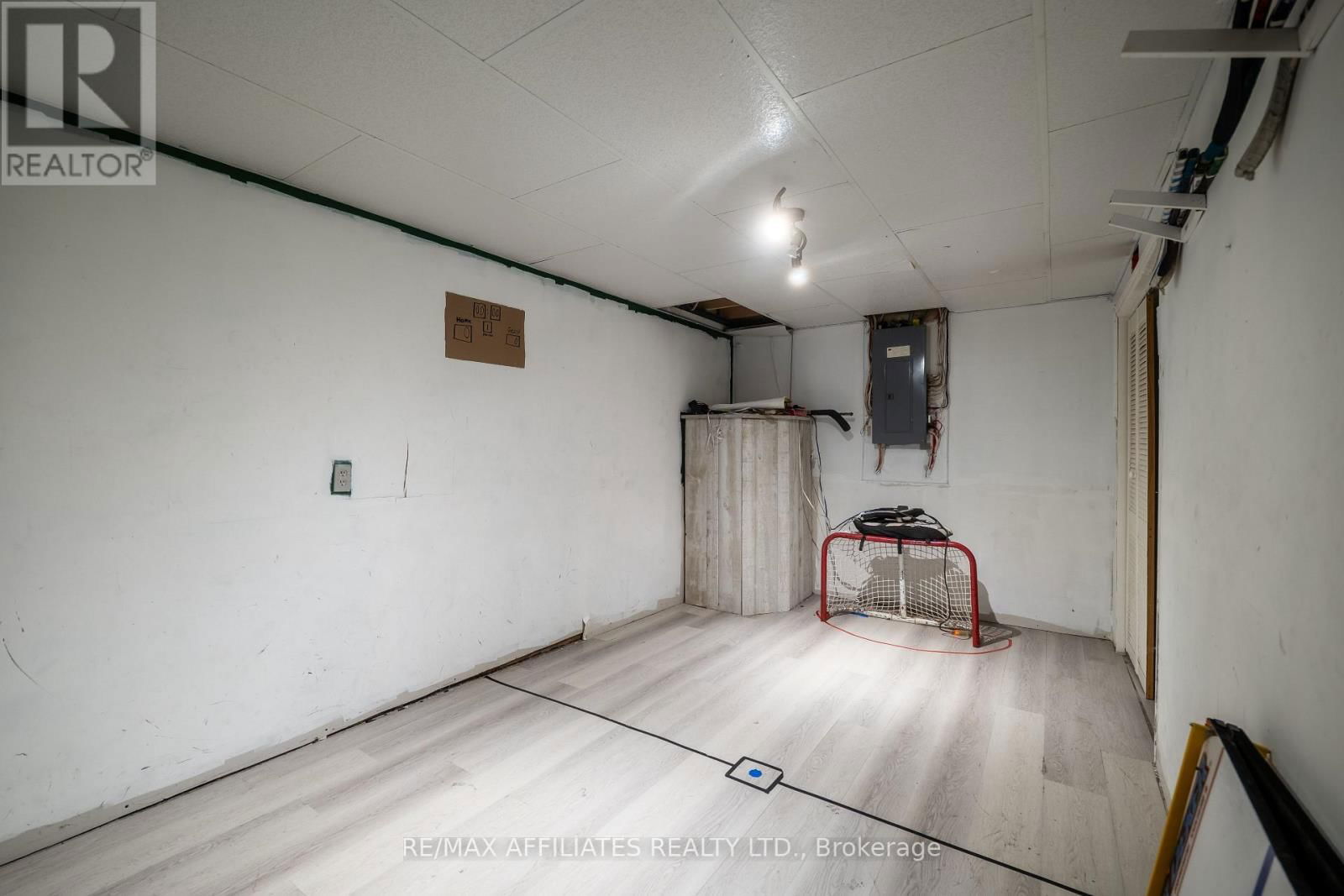 885 TOWNLINE ROAD Image 45