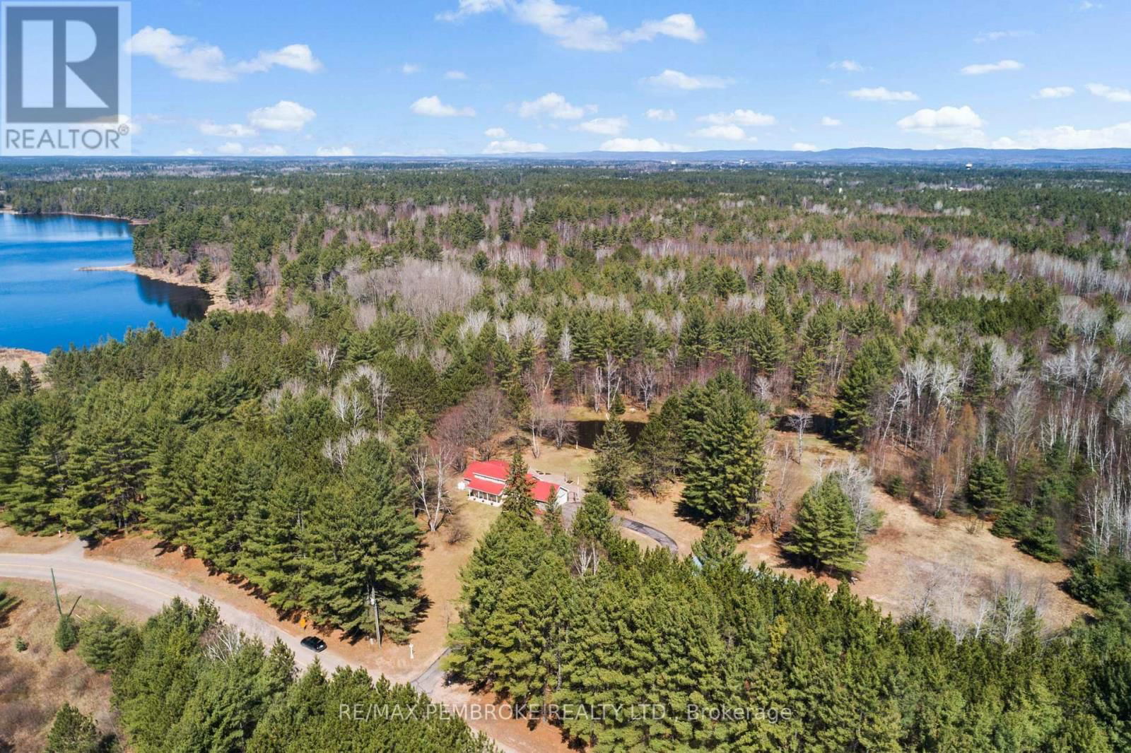 686 AIRPORT ROAD Image 10