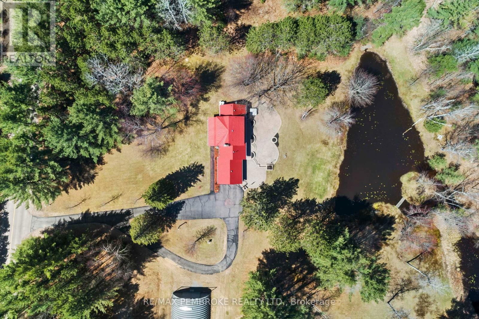 686 AIRPORT ROAD Image 11