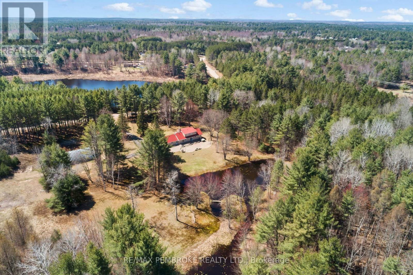 686 AIRPORT ROAD Image 12