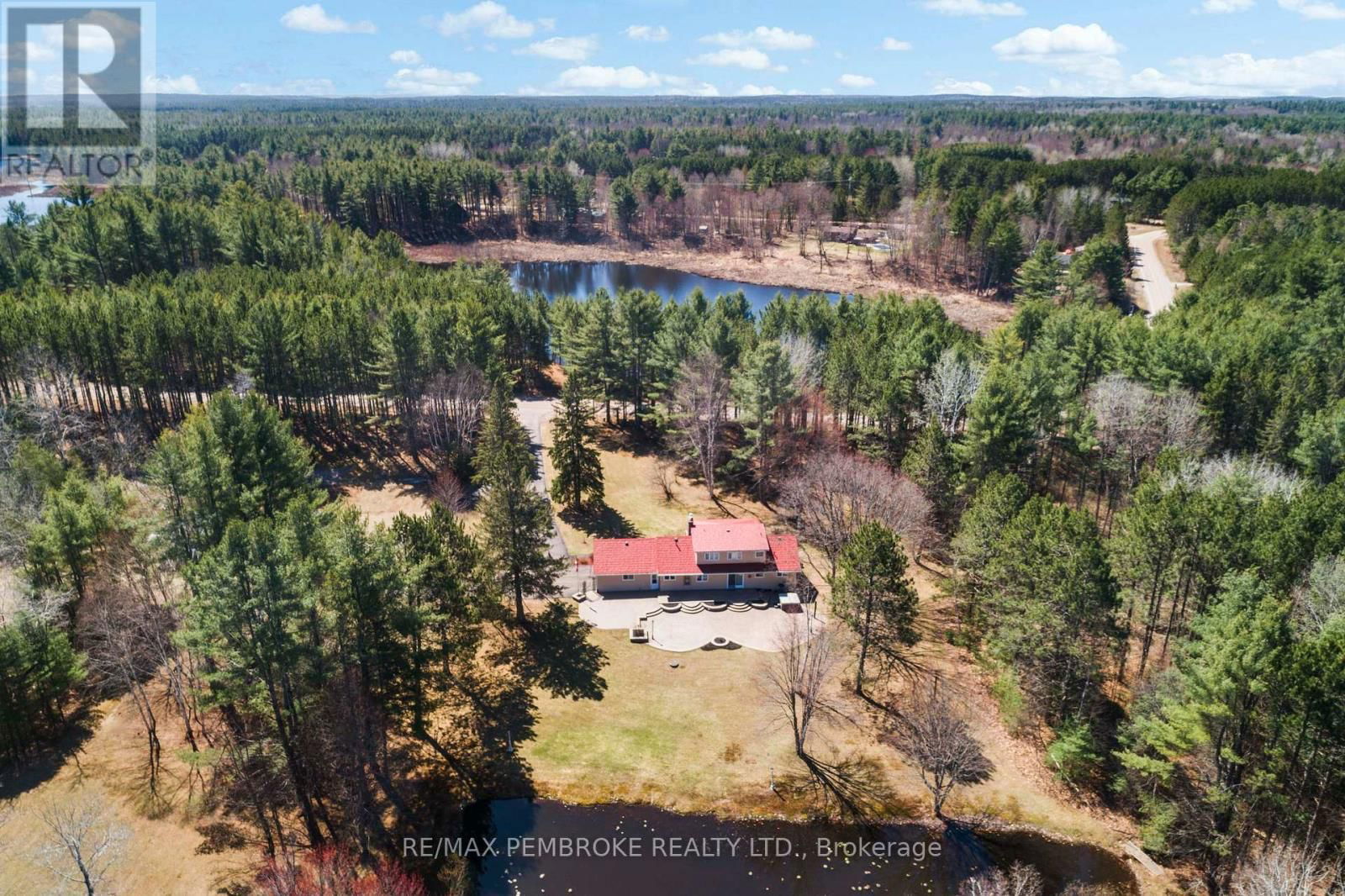 686 AIRPORT ROAD Image 14