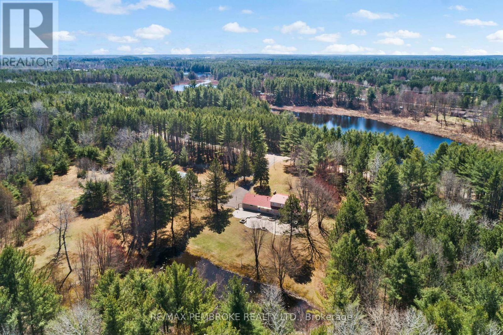 686 AIRPORT ROAD Image 15