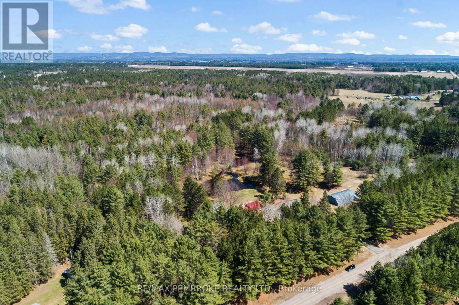 686 AIRPORT ROAD Image 16