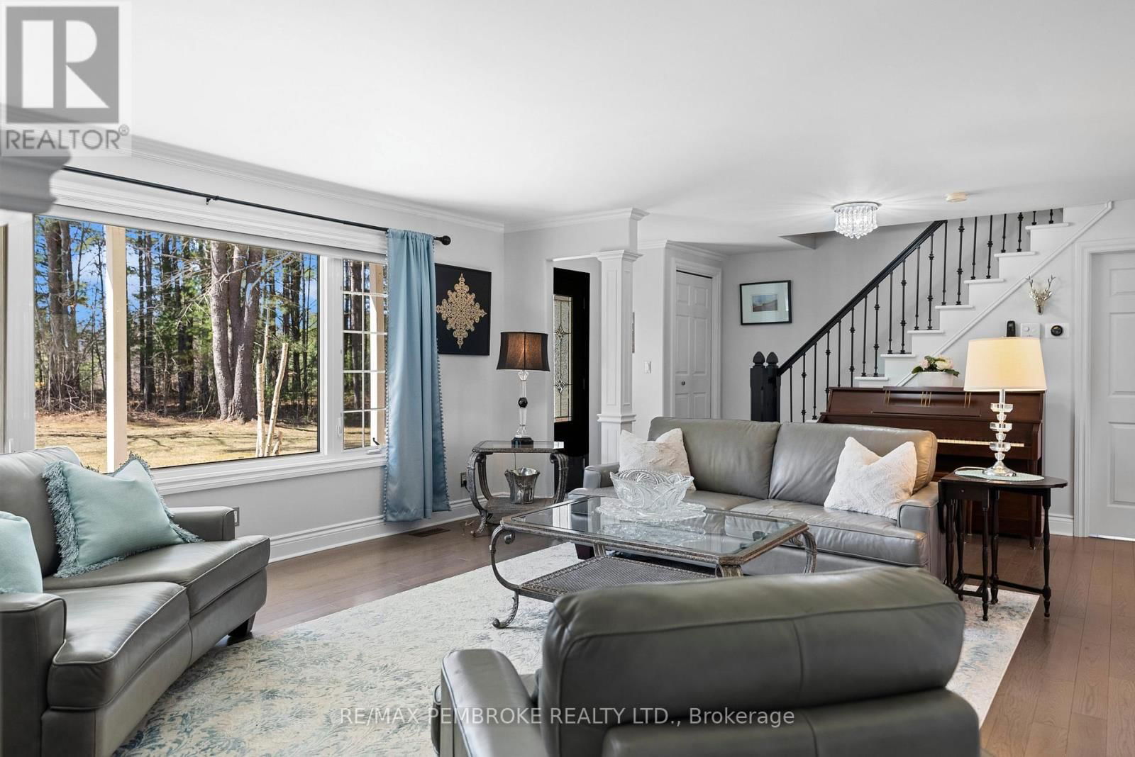 686 AIRPORT ROAD Image 22