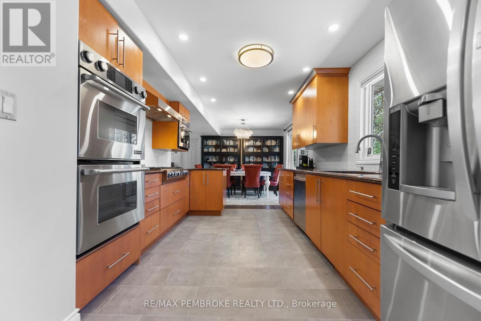686 AIRPORT ROAD Image 29