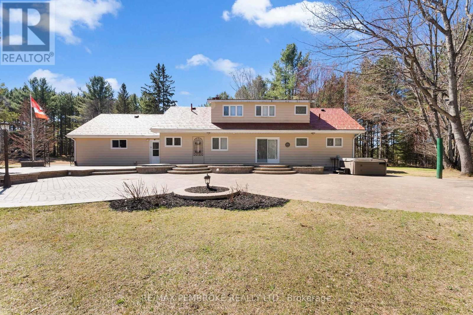 686 AIRPORT ROAD Image 43