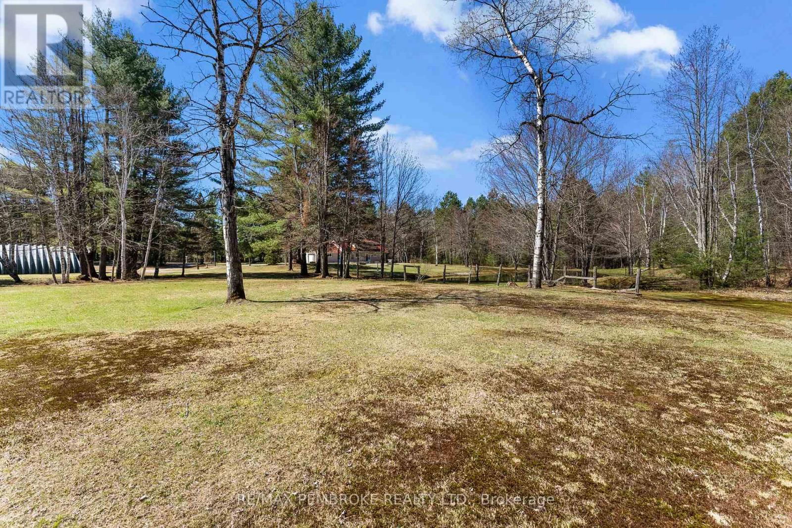 686 AIRPORT ROAD Image 50