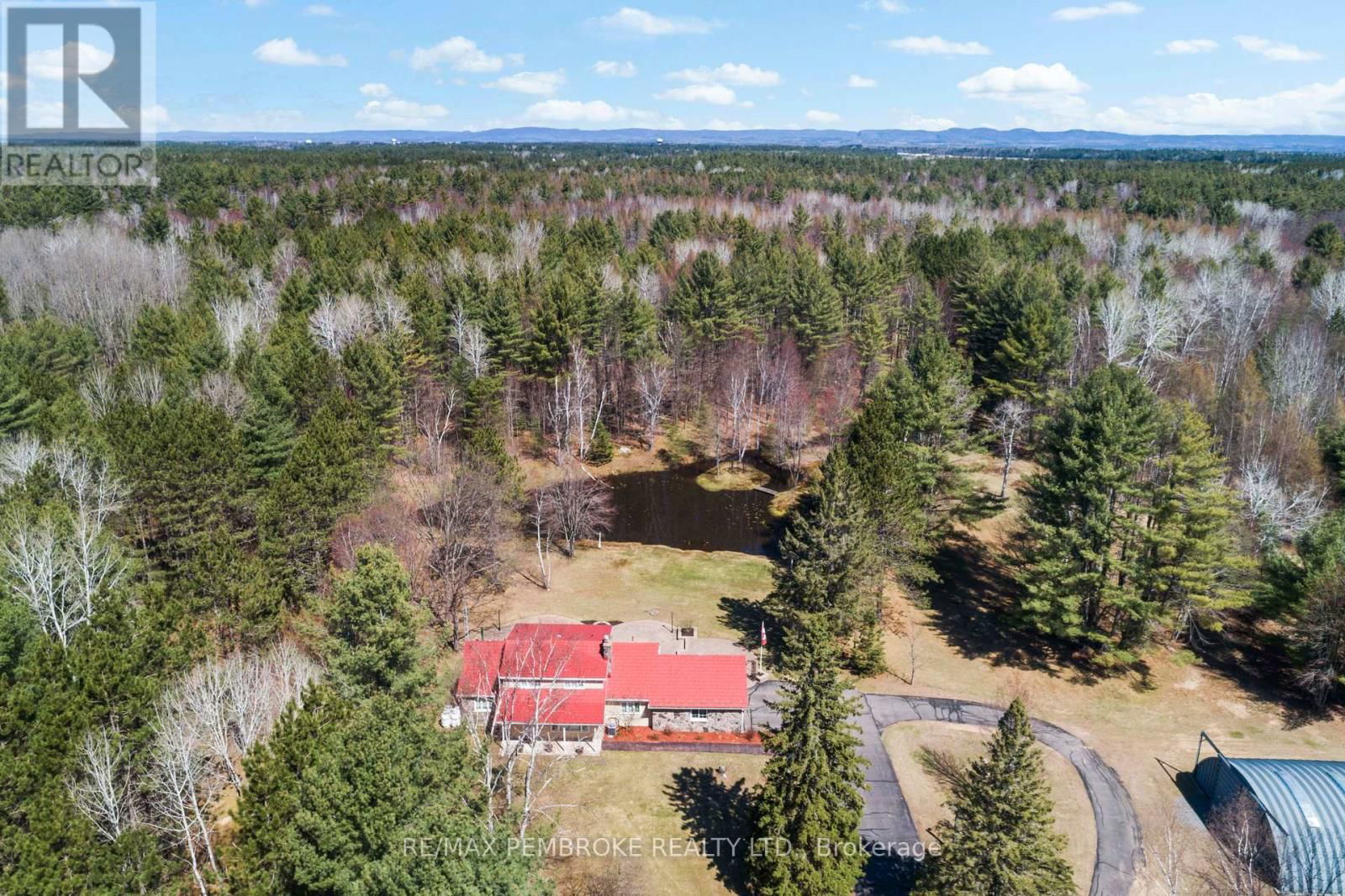 686 AIRPORT ROAD Image 7