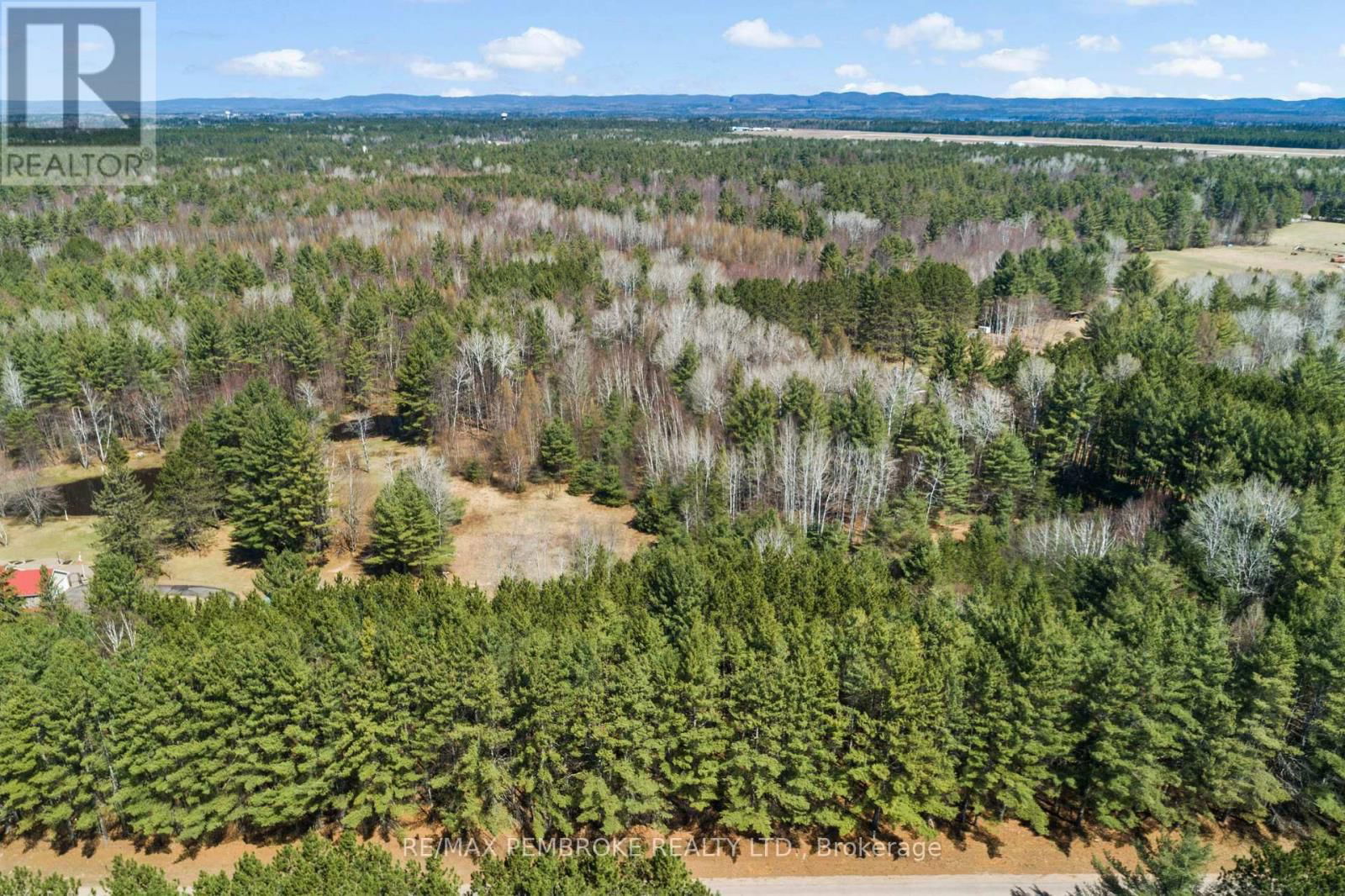 686 AIRPORT ROAD Image 9